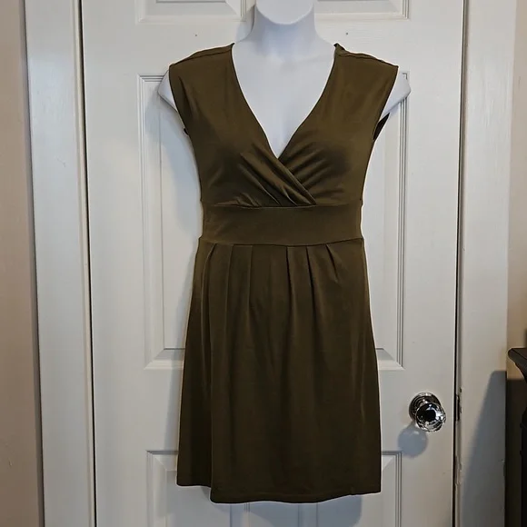 LOFT | Dresses | Loft Vneck Sleeveless Army Green Dress Size S | Poshmark LOFT | Dresses | Loft Vneck Sleeveless Army Green Dress Size S | Poshmark
